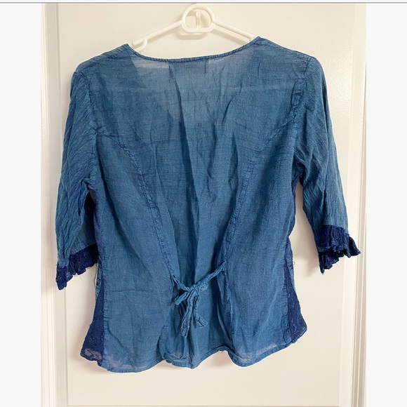 Vintage more by Lata Blue Floral Print Quarter Length Sleeve Button Down Top - Picture 3 of 4